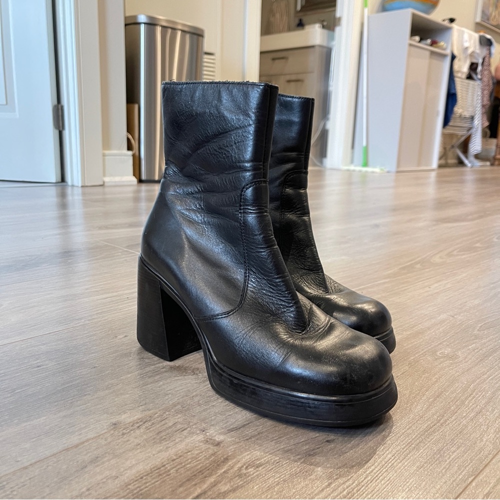 Vintage Aldo Black Leather Ankle Boots - Size 9